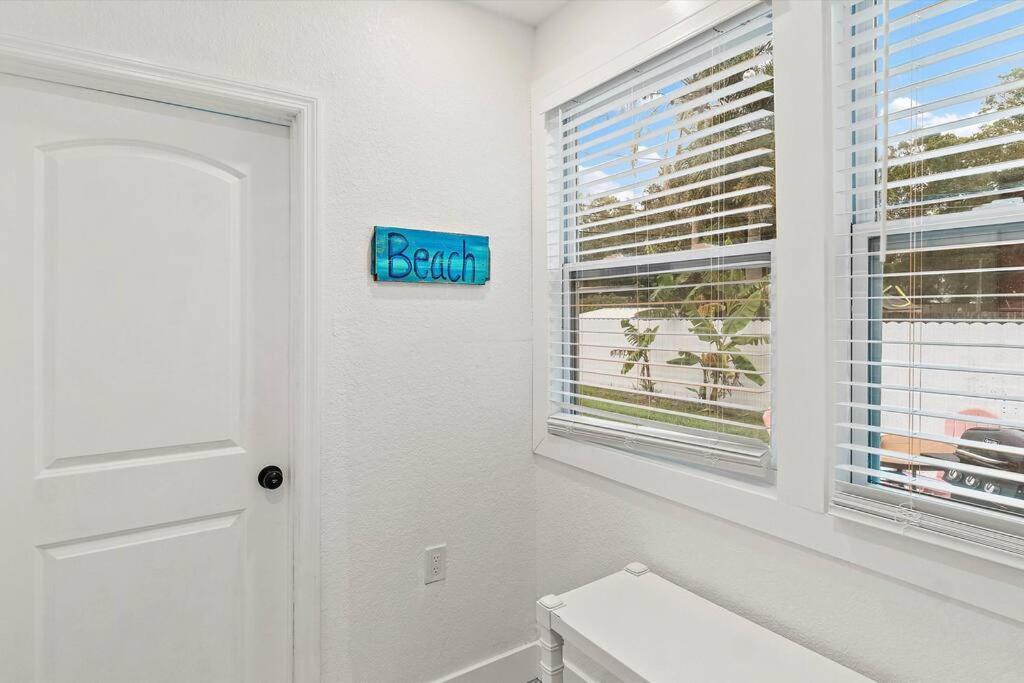 Quaint Gulfport Beach Bungalow St. Petersburg Extérieur photo