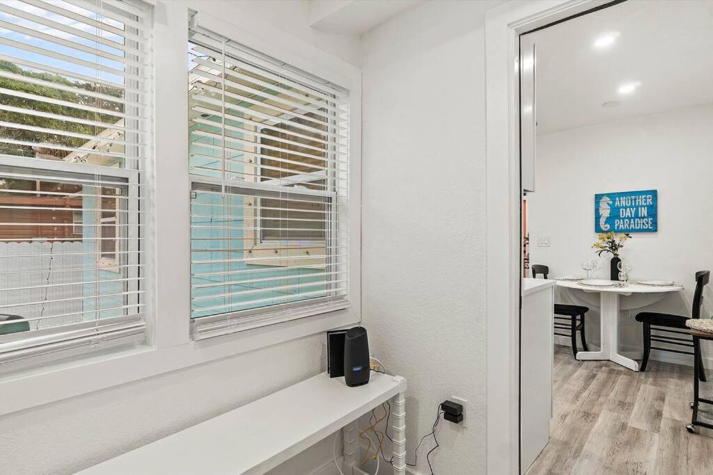 Quaint Gulfport Beach Bungalow St. Petersburg Extérieur photo